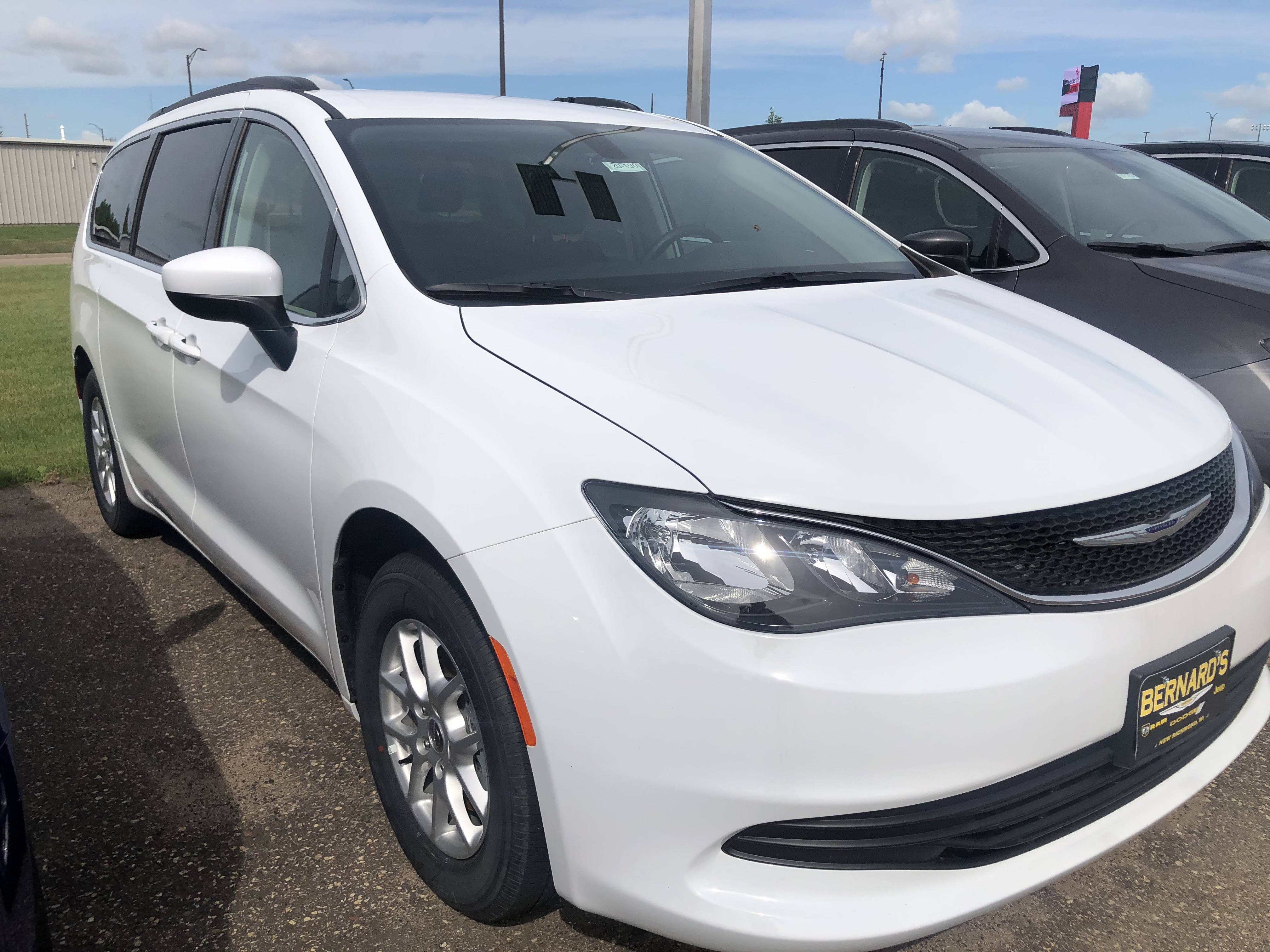 New 2020 CHRYSLER Voyager VOYAGER LX Passenger Van in New Richmond 20